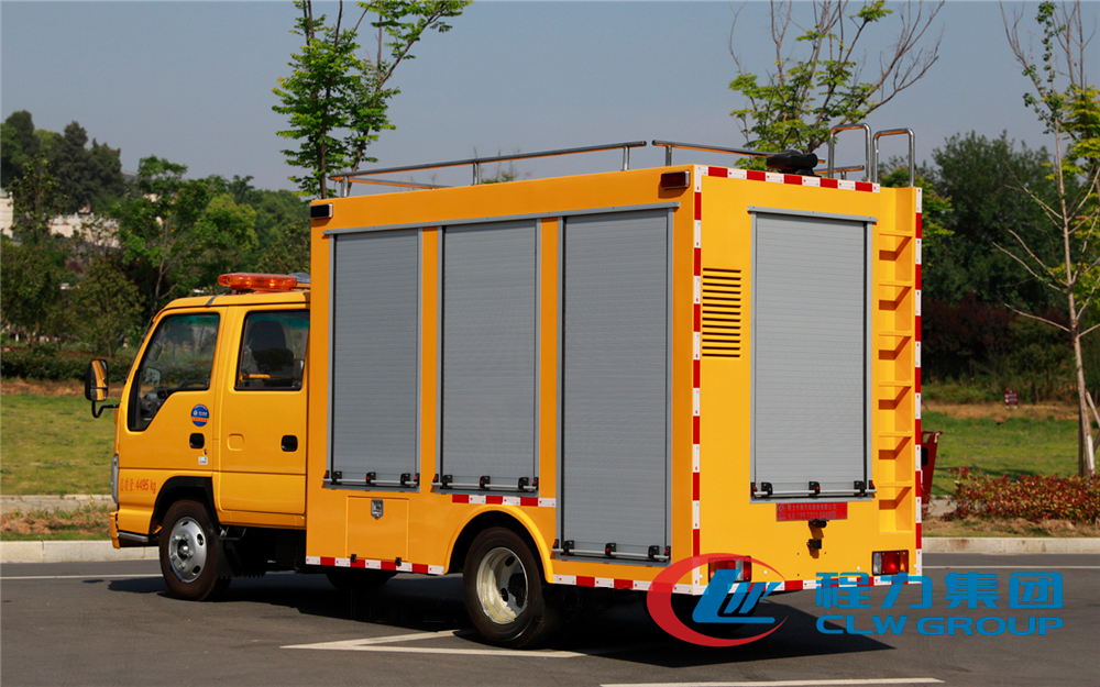 五十铃救险车 (4)
