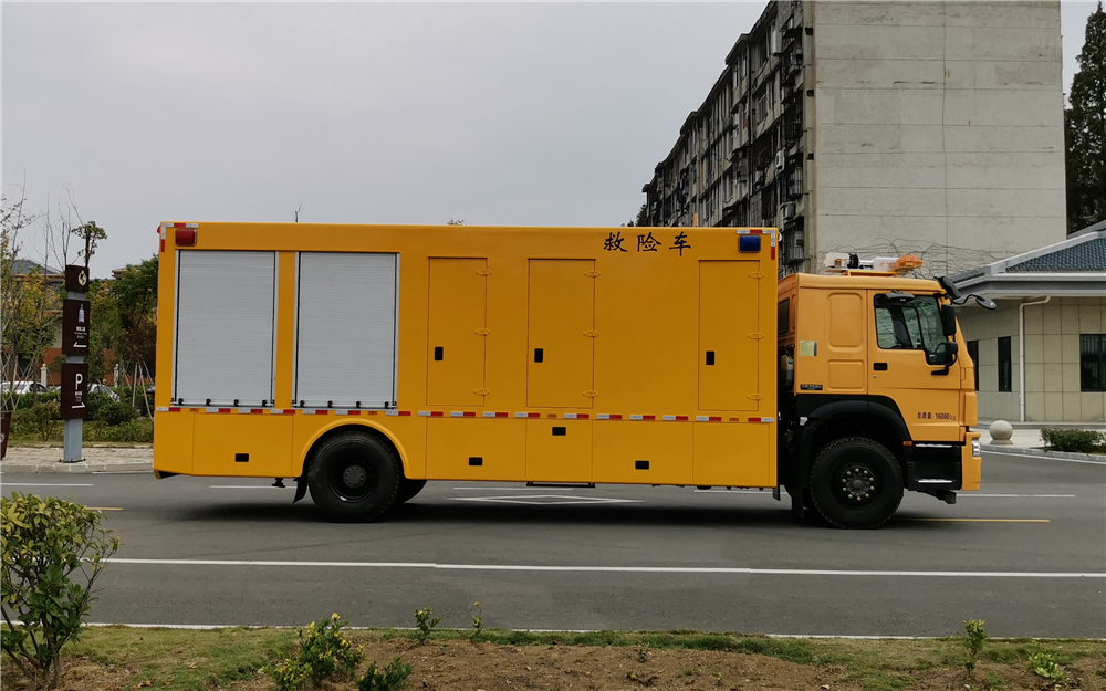 重汽救险车 (4)